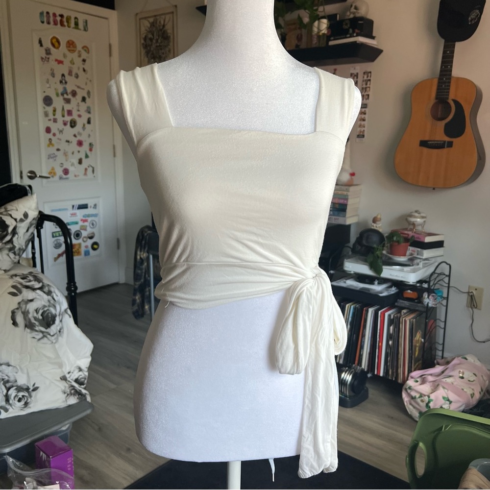 Cropped side tie summer top!